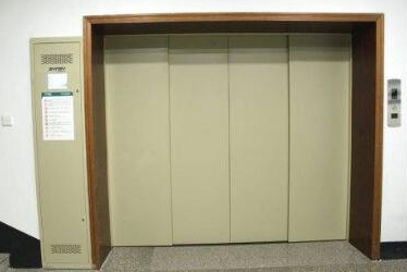 快人一步，选择升降货梯加速企业发展！